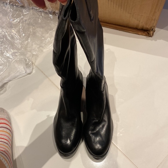 Sam Edelman black boots with full back zipper. Brand new, never worn - Picture 2 of 7
